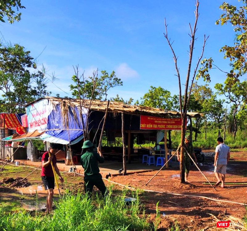 Được sống yên vui, người dân thành thị nhớ chiến sĩ đang trực chiến vất vả Được sống yên vui, người dân thành thị nhớ chiến sĩ đang trực chiến vất vả