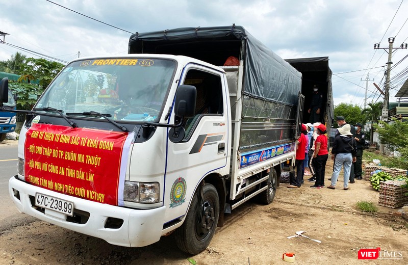 Nhiều lực lượng chung tay đóng góp Nhiều lực lượng chung tay đóng góp