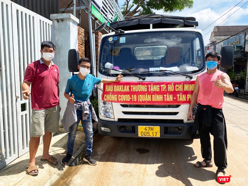 Từ những chuyến xe 5-7 tấn ban đầu ... Từ những chuyến xe 5-7 tấn ban đầu ...