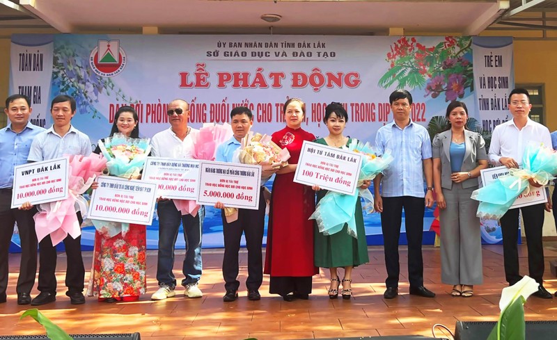 Hội Từ Tâm Đắk Lắk tài trợ đợt đầu 100 triệu đồng Hội Từ Tâm Đắk Lắk tài trợ đợt đầu 100 triệu đồng