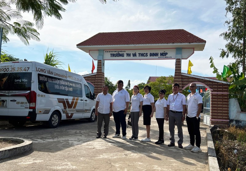 Quang cảnh, khuôn viên trường đẹp đẽ, khang trang