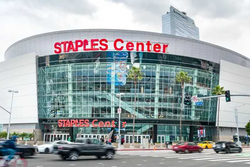 Sân vận động Staples Center được Crypto.com mua lại quyền sở hữu tên sân với giá 700 triệu USD (Ảnh: Getty Images)