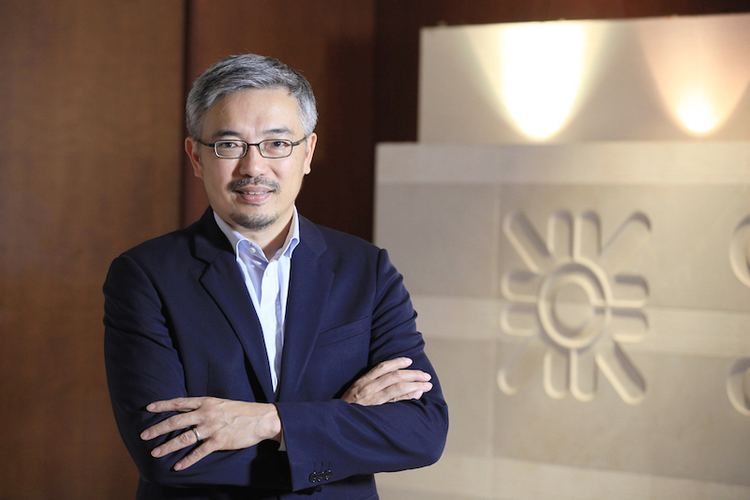 Ông Tos Chirathivat hiện là Chủ tịch HĐQT kiêm CEO của Central Group Ông Tos Chirathivat hiện là Chủ tịch HĐQT kiêm CEO của Central Group