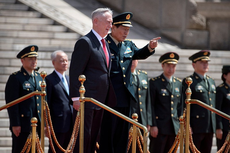 Bộ trưởng Quốc phòng Trung Quốc Ngụy Phượng Hòa đón ông James Mattis.