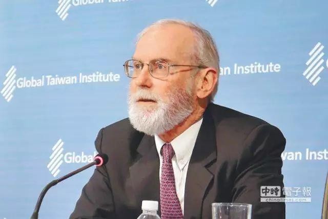 Stephen M. Young – nguyên Chủ tịch AIT - người chủ trương đưa LTĐB tới Đài Loan.