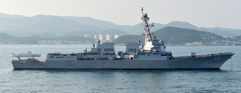 Chiếc USS Mustin (DDG-89) của Mỹ vừa đi xuyên eo biển Đài Loan