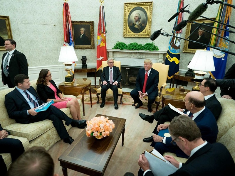 Những thỏa hiệp Mỹ - EU được đưa ra khiến Trung Quốc bất ngờ, bị động ứng phó.