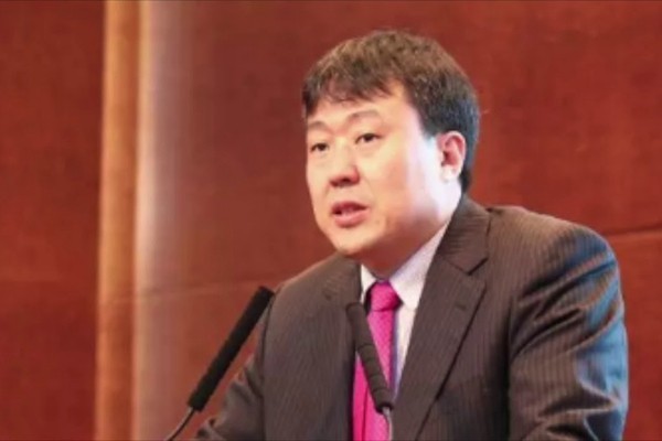 TS Cao Thiện Văn: Đặng Tiểu Bình đem vận nước đánh bạc, rất mạo hiểm. TS Cao Thiện Văn: Đặng Tiểu Bình đem vận nước đánh bạc, rất mạo hiểm.