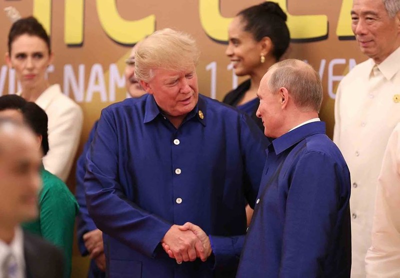 Nguyễn Trần Bạt: Nghiên cứu thái độ của ông Trump với ông Putin và ông Tập Cận Bình về mặt cá nhân, chúng ta thấy ông ấy rất trân trọng hai nhân vật đó. Nguyễn Trần Bạt: Nghiên cứu thái độ của ông Trump với ông Putin và ông Tập Cận Bình về mặt cá nhân, chúng ta thấy ông ấy rất trân trọng hai nhân vật đó.