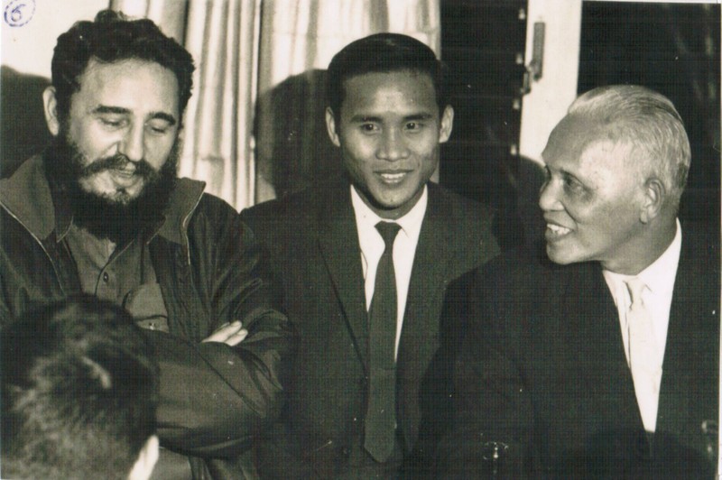 Fidel đặt tên năm 1967 là “Năm Việt Nam anh hùng!” để “ nói lên tất cả” tình đoàn kết chiến đấu với Việt Nam (Ảnh TTXVN) Fidel đặt tên năm 1967 là “Năm Việt Nam anh hùng!” để “ nói lên tất cả” tình đoàn kết chiến đấu với Việt Nam (Ảnh TTXVN)