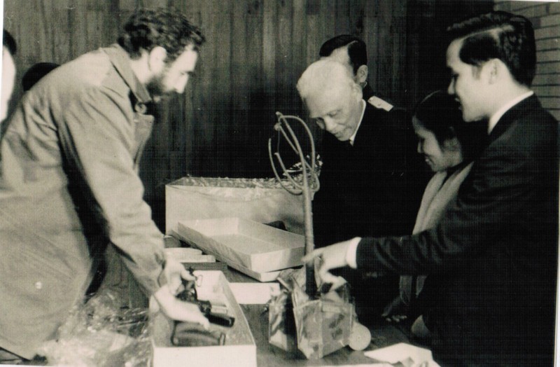 Có thể nói tình đoàn kết chiến đấu, sự ủng hộ và giúp đỡ hết lòng của Fidel cũng như của nhân dân Cuba đối với Việt Nam là có một không hai trong lịch sử (Ảnh TTXVN) Có thể nói tình đoàn kết chiến đấu, sự ủng hộ và giúp đỡ hết lòng của Fidel cũng như của nhân dân Cuba đối với Việt Nam là có một không hai trong lịch sử (Ảnh TTXVN)