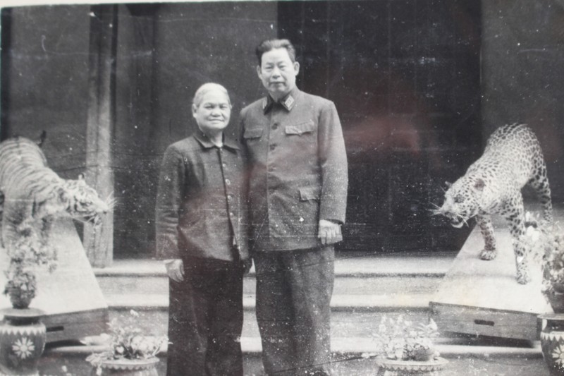 Vợ chồng Tướng Chu Văn Tấn