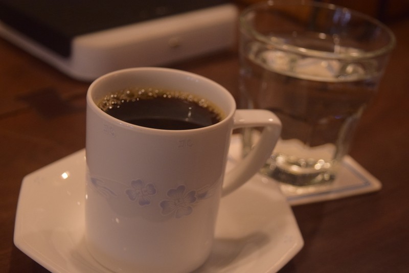 Một ly Americano (hot brew) Một ly Americano (hot brew)