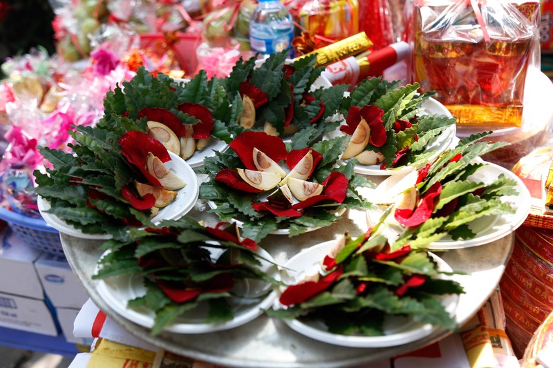 Nam thanh nu tu den chua Ha xin thoat e tang dot bien vao Valentine hinh anh 13