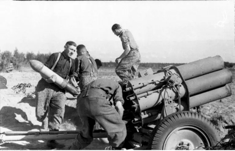 "Katyusha" của Liên Xô. "Katyusha" của Liên Xô.