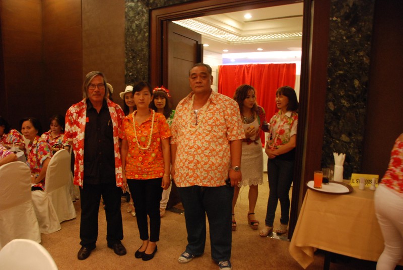 Trần Cộp (bìa phải) và nhà báo Xuân Ba (bìa trái)- tác giả bài viết. Trần Cộp (bìa phải) và nhà báo Xuân Ba (bìa trái)- tác giả bài viết.