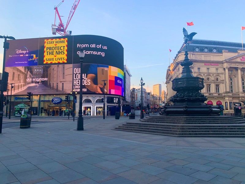 “Panic buying” tại siêu thị Walmart, tiểu bang Minnesota, nước Mỹ. Ảnh: Stewboy/Twitter.