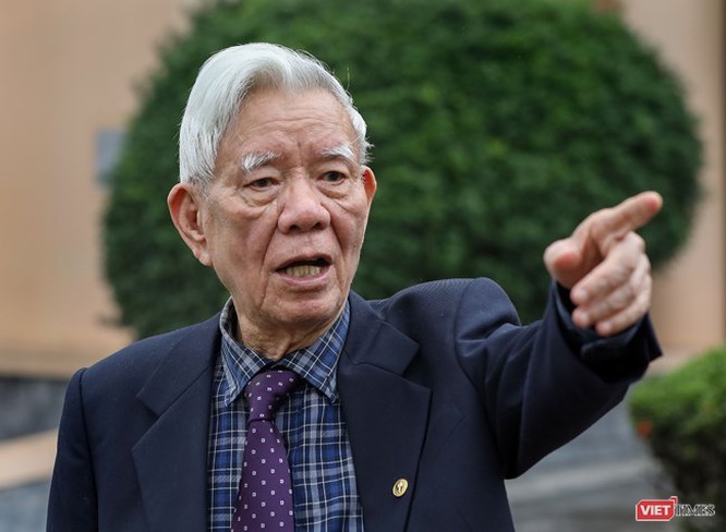 "Nguyễn Đình Hương – Người con của non sông đất nước". Ảnh Việt Dũng.