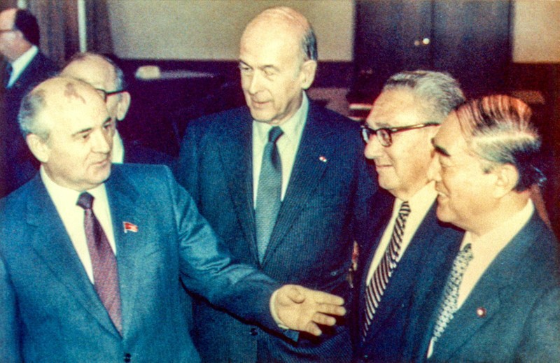 Gorbachov tiếp Henry Kissinger
