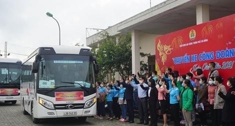 Đưa dân về quê- Ảnh: Báo CAND