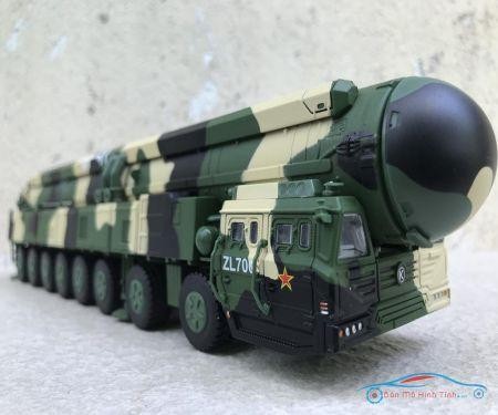 Việc chế tạo tổ hợp tên lửa chiến lược thế hệ thứ ba P-36 diễn ra từ cuối những năm 1960, tuy nhiên, mãi đến năm 1988 tổ hợp này mới được đưa vào trang bị.