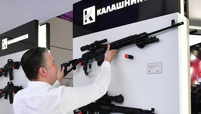 Gian trưng bày của hãng Kalashnikov. Gian trưng bày của hãng Kalashnikov.