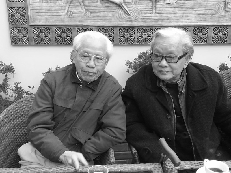 Nhạc sĩ Hồng Đăng (bìa phải) và GS Hồ Ngọc Đại. Nhạc sĩ Hồng Đăng (bìa phải) và GS Hồ Ngọc Đại.