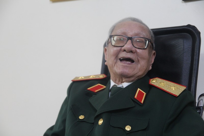 anh 7 - Trung tương Tran Quang Khanh cd.JPG