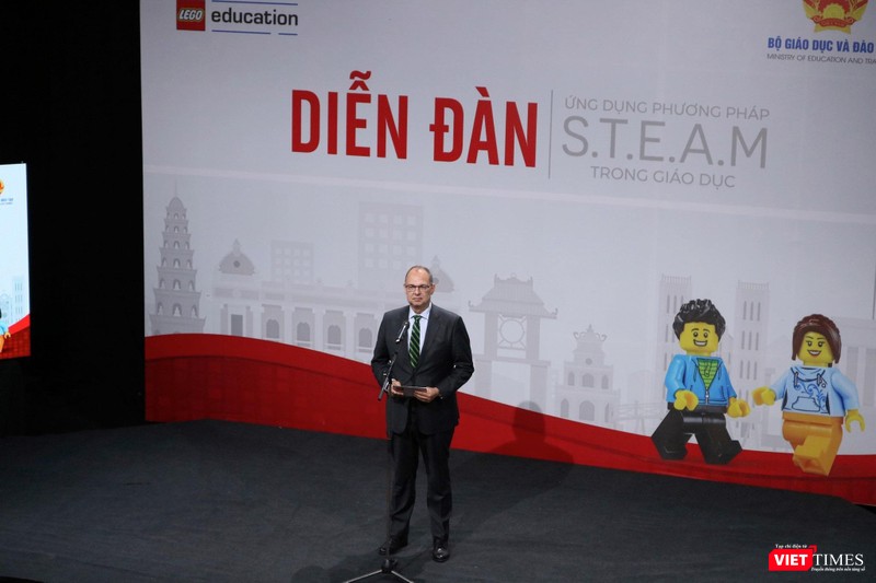 Ông Kim Hojlund Christensen – Đại sứ Đan Mạch tại Việt Nam Ông Kim Hojlund Christensen – Đại sứ Đan Mạch tại Việt Nam