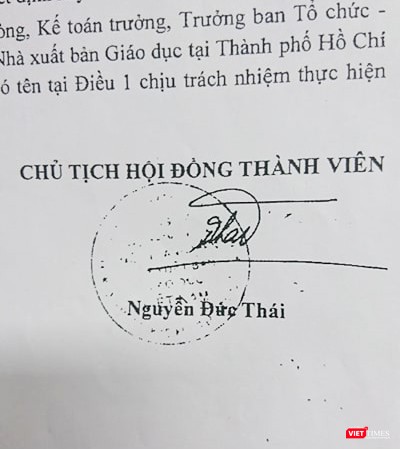 Chữ ký của ông Nguyễn Đức Thái - Chủ tịch Hội đồng thành viên Nhà xuất bản Giáo dục Việt Nam