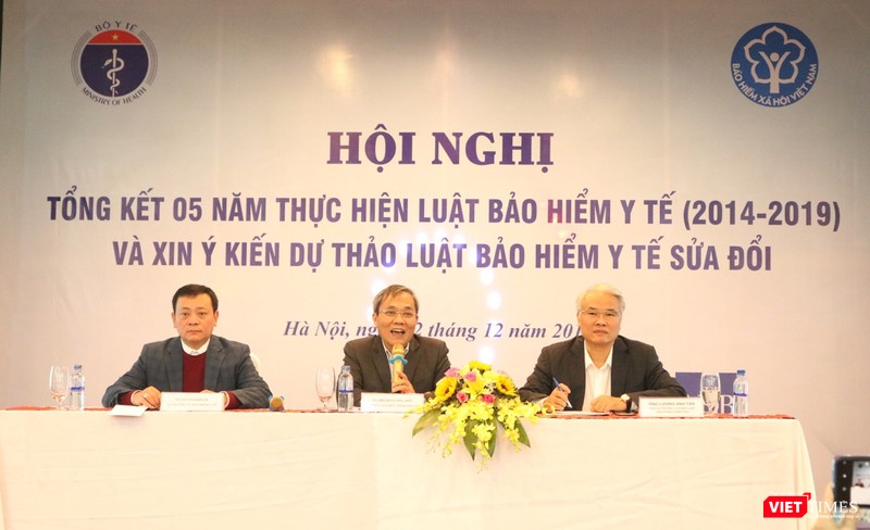 Đại diện Vụ BHYT (Bộ Y tế) và Bảo hiểm xã hội Việt Nam thảo luận tại hội nghị