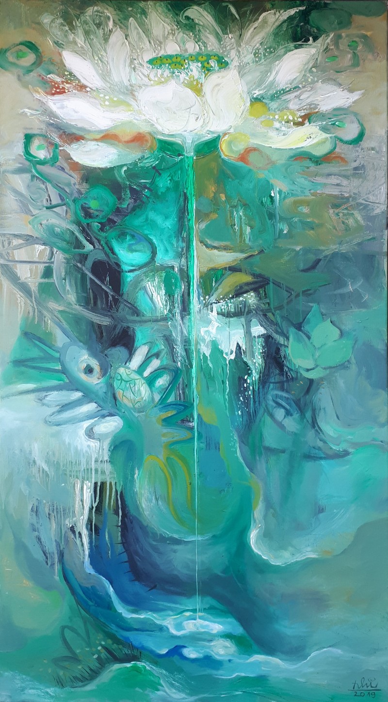 Tranh vẽ lên áo dài của họa sĩ Bình Nhi