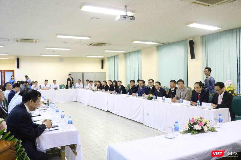 Đại biểu tham dự buổi lễ