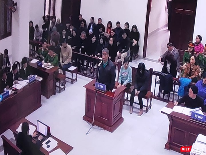 Bị cáo Doãn Quý Phiến trả lời Hội đồng xét xử tại phiên tòa. Ảnh: Minh Thúy Bị cáo Doãn Quý Phiến trả lời Hội đồng xét xử tại phiên tòa. Ảnh: Minh Thúy