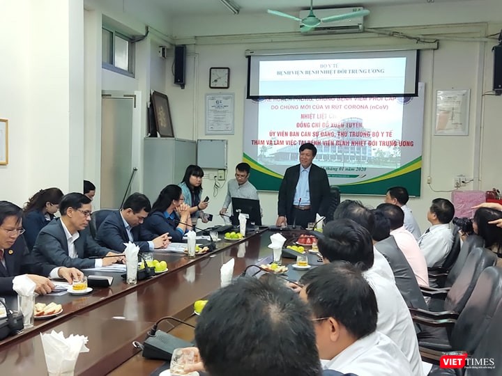 Thứ trưởng Bộ Y tế Đỗ Xuân Tuyên phát biểu chỉ đạo tại Bệnh viện Bệnh Nhiệt đới Trung ương. Ảnh: Minh Thúy Thứ trưởng Bộ Y tế Đỗ Xuân Tuyên phát biểu chỉ đạo tại Bệnh viện Bệnh Nhiệt đới Trung ương. Ảnh: Minh Thúy