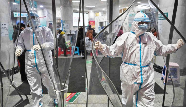 Khắp nơi cháy hàng khẩu trang y tế chống virus Corona ảnh 11 Đeo khẩu trang nào để chống lại chủng virus Corona mới?