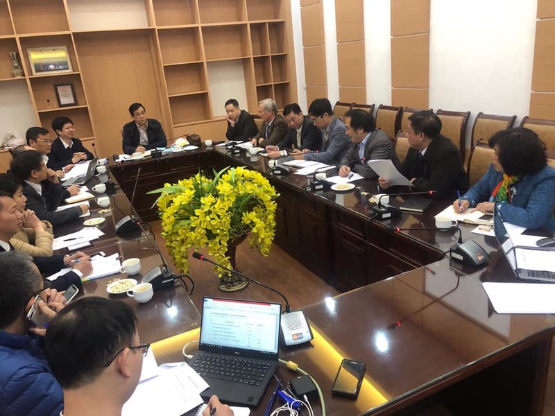 Cục Quản lý Khám, chữa bệnh họp bàn đưa ra giải pháp phòng, chống bệnh viêm đường hô hấp cấp do nCoV. Ảnh: Lê Hảo