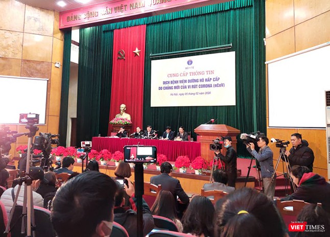 10 ca nhiễm virus Corona, Bộ Y tế họp khẩn 