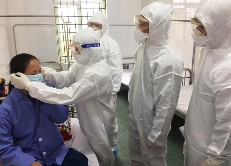 8/9 trường hợp nghi mắc bệnh viêm phổi âm tính với virus Corona