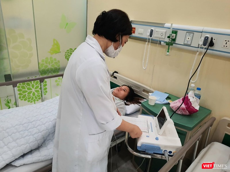 5 bác sĩ trực tiếp hiến máu cứu sống sản phụ ngay trong đêm