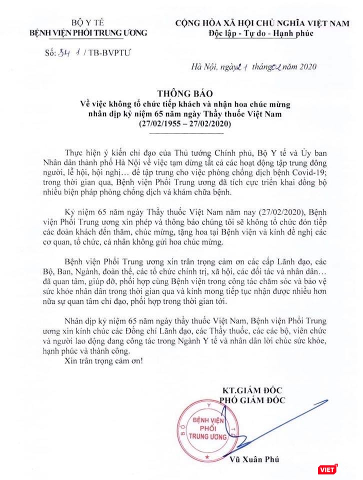 Bệnh viện Phổi Trun gương hông báo về việc không tổ chức tiếp khách, nhận hoa chúc mừng nhân dịp kỷ niệm 65 năm ngày Thầy thuốc Việt Nam. Ảnh: BVCC Bệnh viện Phổi Trun gương hông báo về việc không tổ chức tiếp khách, nhận hoa chúc mừng nhân dịp kỷ niệm 65 năm ngày Thầy thuốc Việt Nam. Ảnh: BVCC