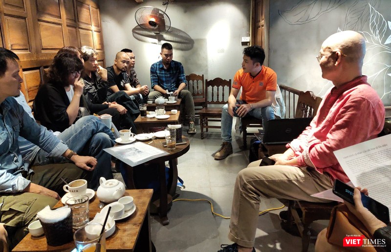 Sẵn sàng thưởng thức bữa tiệc thị giác với “Đa diện 4“