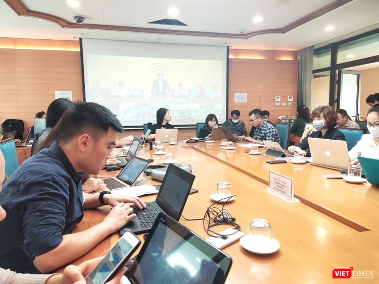 TP.HCM cách ly thêm 94 người tiếp xúc với hành khách Anh nhiễm COVID-19 ảnh 1 Học sinh mầm non, THCS nghỉ đến hết ngày 29/3, học sinh THPT nghỉ đến ngày 22/3