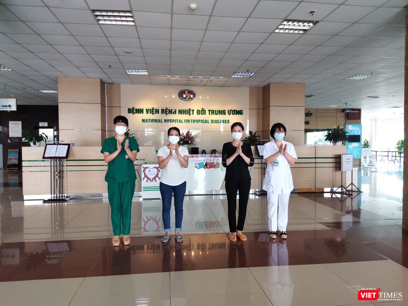 2 bệnh nhân mắc COVID-19 trong ngày được công bố khỏi bệnh. Ảnh: Minh Thúy