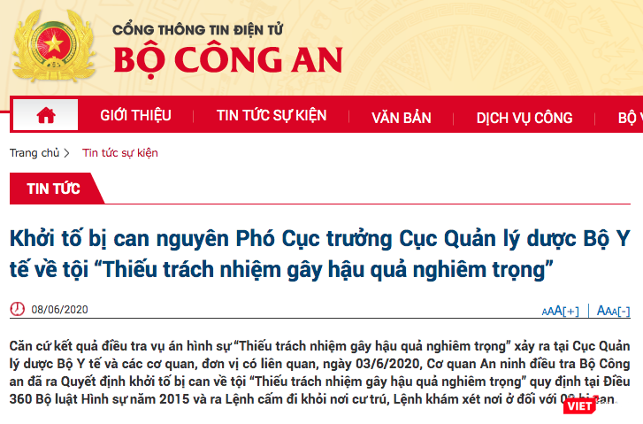 Thông báo khởi tố bị can nguyên Phó Cục trưởng Cục Quản lý Dược Bộ Y tế về tội "Thiếu trách nhiệm gây hậu quả nghiêm trọng". Ảnh: Minh Thúy Thông báo khởi tố bị can nguyên Phó Cục trưởng Cục Quản lý Dược Bộ Y tế về tội "Thiếu trách nhiệm gây hậu quả nghiêm trọng". Ảnh: Minh Thúy