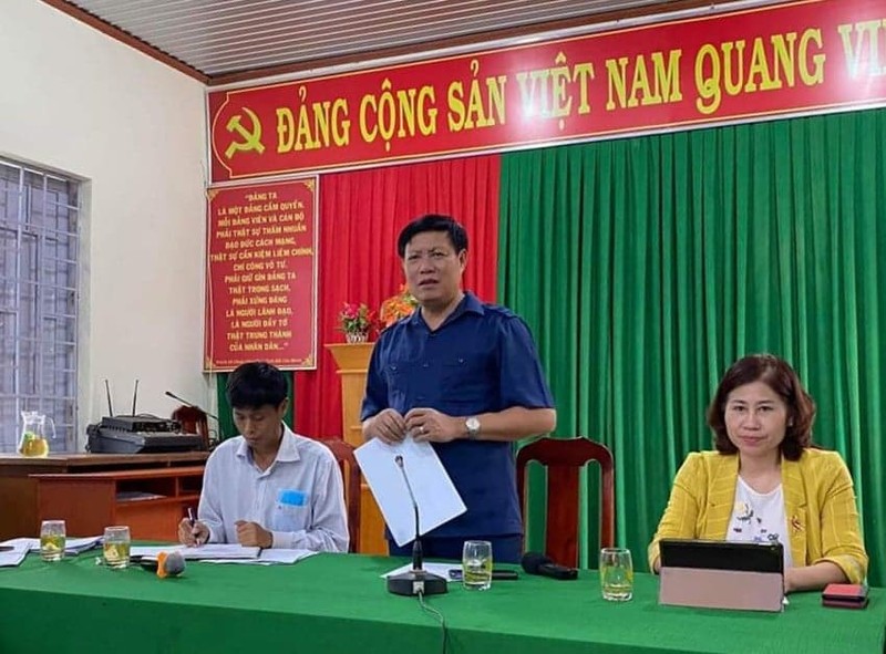Thứ trưởng Đỗ Xuân Tuyên phát biểu tại cuộc họp với Sở Y tế Đắk Nông và UBND huyện Đắk Glong. (Ảnh: Vũ Mạnh Cường)