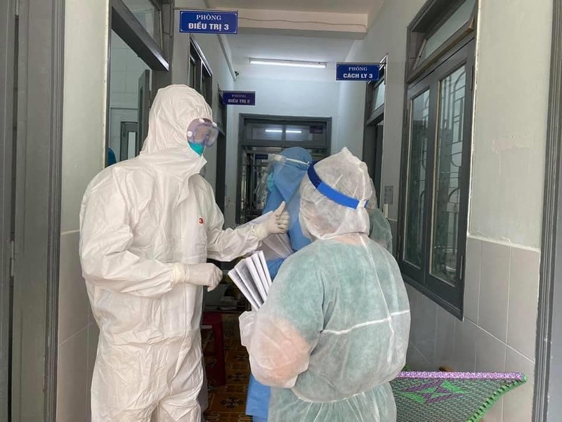 Nhân viên y tế tại khu cách ly, điều trị bệnh nhân COVID-19 (Ảnh: BS. Lương Quốc Chính) Nhân viên y tế tại khu cách ly, điều trị bệnh nhân COVID-19 (Ảnh: BS. Lương Quốc Chính)