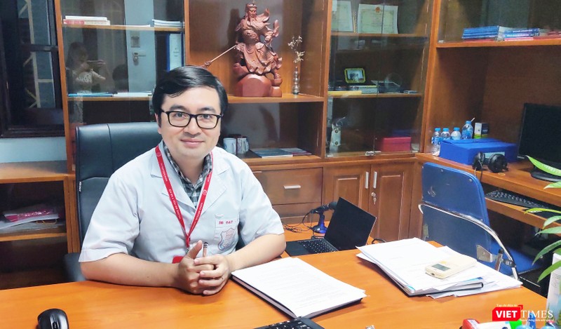 Bài 1: BS. Vũ Quốc Đạt: “Nga tiêm đại trà vaccine khi đang nghiên cứu là vi phạm về mặt đạo đức“