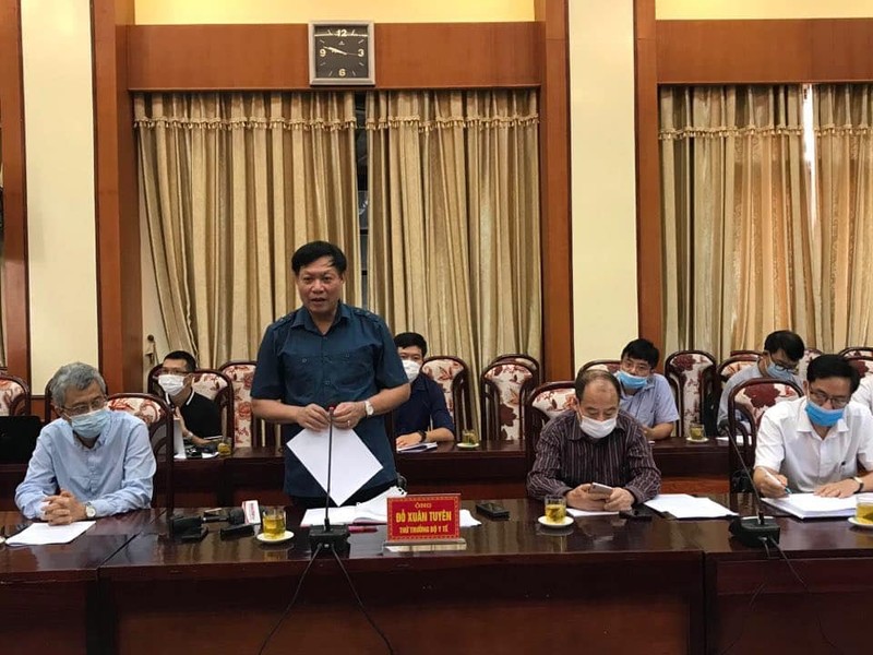 Thứ trưởng Bộ Y tế Đỗ Xuân Tuyên phát biểu tại buổi làm việc với tỉnh Hải Dương (Ảnh: Thảo Nguyên)