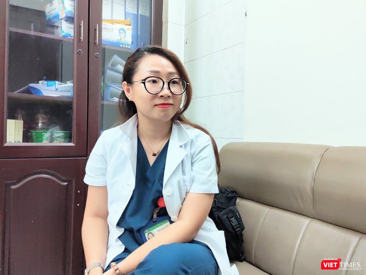 Chân dung BS. Đới Ngọc Anh trong một lần trò chuyện với PV VietTimes trước khi dịch COVID-19 bùng phát (Ảnh - Minh Thuý)